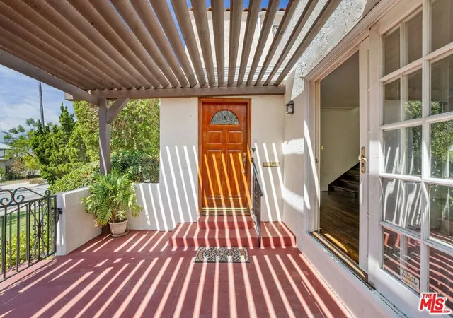 Photo 3 of Sale Pending at 1007 Matilija Rd, Glendale, CA 91202 | MLS# 26985309 | Listing updated on 2026-10-07
