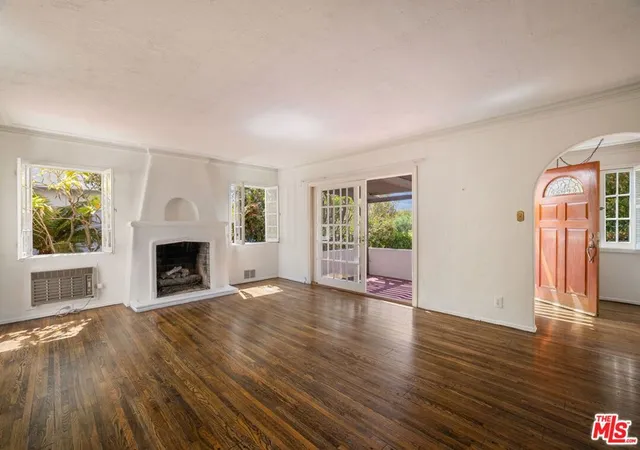 Photo 4 of Sale Pending at 1007 Matilija Rd, Glendale, CA 91202 | MLS# 26985309 | Listing updated on 2026-10-07