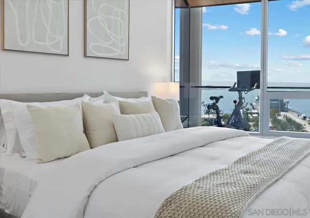 Listing Photo 4 - Condo for sale in Pacific Gate by Bosa located at 888 W E St, San Diego, CA 92101 - Unit #1001