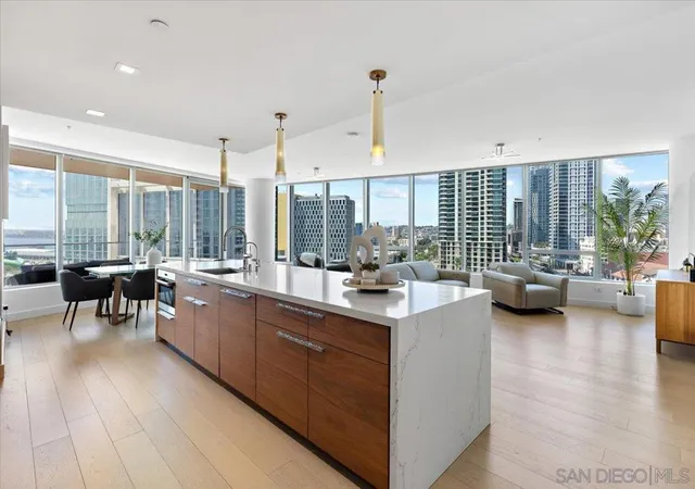 Listing Photo 5 - Condo for sale in Pacific Gate by Bosa located at 888 W E St, San Diego, CA 92101 - Unit #1001
