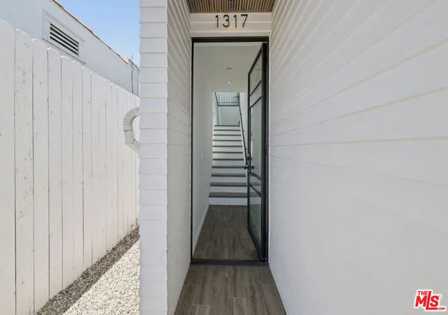 Photo 1 of Single family home for sale at 1317 Cabrillo Ave, Venice, CA 90291 | MLS# 26985377 | Listing updated on 2026-09-16
