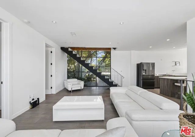 Photo 4 of Single family home for sale at 1317 Cabrillo Ave, Venice, CA 90291 | MLS# 26985377 | Listing updated on 2026-09-16