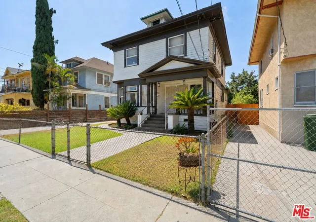Photo 3 of Multi family home for sale at 1030 W 20th Street, Los Angeles, CA 90007 | MLS# 26985373 | Listing updated on 2026-10-11
