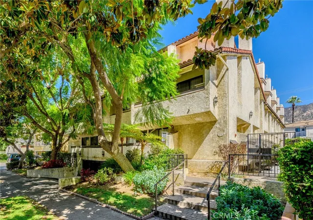 Photo 1 of Townhouse for sale at 543 W Stocker St #14, Glendale, CA 91202 | MLS# GD26196602 | Listing updated on 2026-09-23