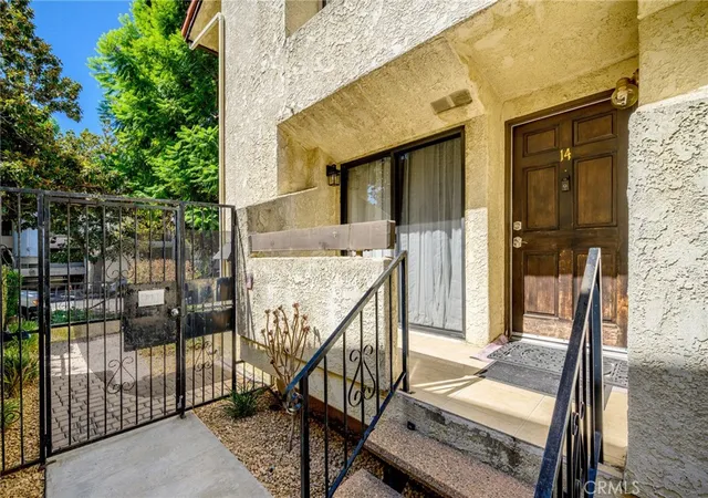 Photo 2 of Townhouse for sale at 543 W Stocker St #14, Glendale, CA 91202 | MLS# GD26196602 | Listing updated on 2026-09-23