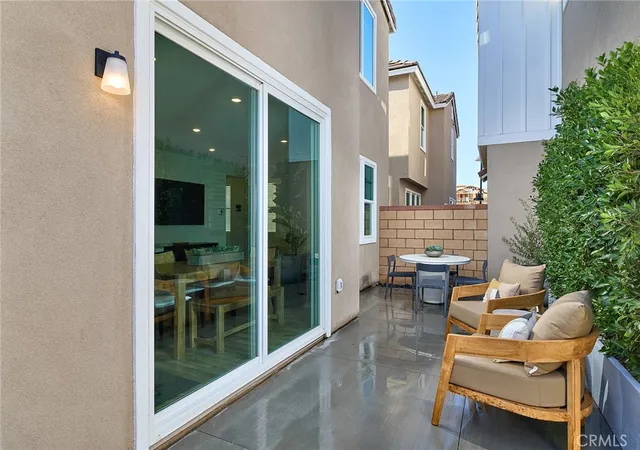 Listing Photo 4 - Condo for sale in building located at 16588 Bottlebrush Ln, Fontana, CA 92336 - Unit #2