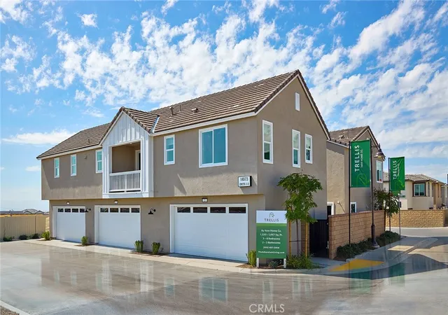 Listing Photo 5 - Condo for sale in building located at 16588 Bottlebrush Ln, Fontana, CA 92336 - Unit #2