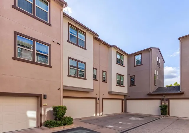 Listing Photo 4 - Condo for sale in building located at 2963 Torino Pl, Santa Clara, CA 95051