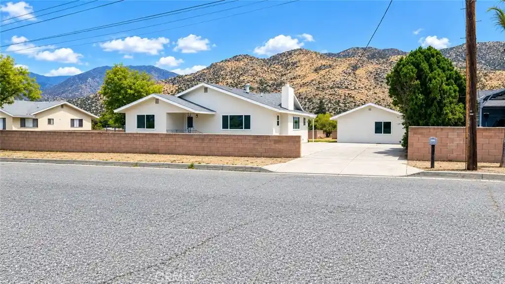 Photo 1 of Single family home for sale at 488 E Victory Ave, Banning, CA 92220 | MLS# IV26196286 | Listing updated on 2026-10-26
