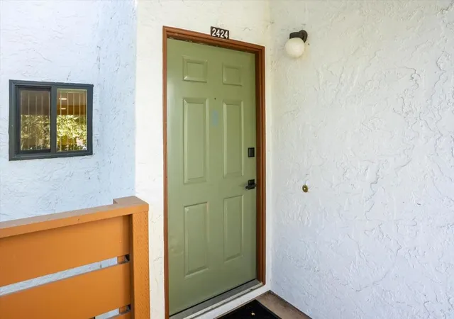 Photo 3 of Condo for sale at 2424 Sequester Ct, San Jose, CA 95133 | MLS# ML82060411 | Listing updated on 2026-10-12