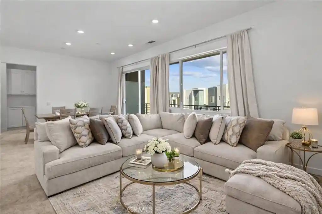 Listing Photo 2 - Condo for sale in 27410 Merlin Pl located at 27410 Merlin Pl, Valencia, CA 91381 - Unit #305