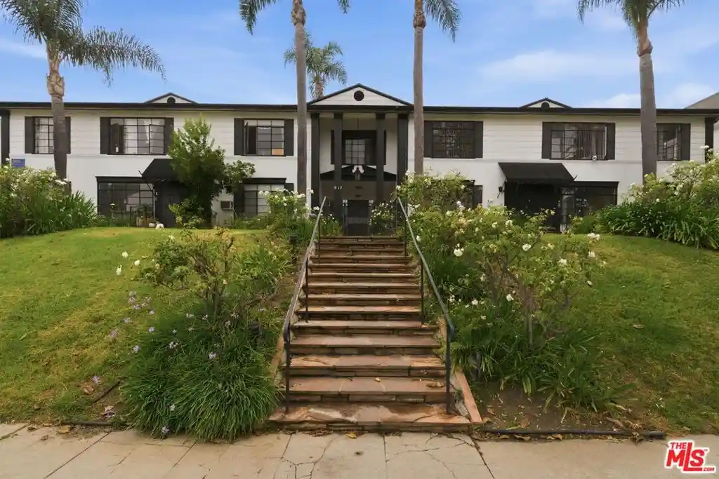 Photo 1 of Sale Pending at 817 S Windsor Blvd, Los Angeles, CA 90005 | MLS# 26985585 | Listing updated on 2026-10-14