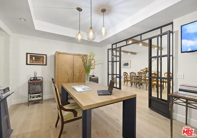Listing Photo 5 - Condo for sale in building located at 211 S Spalding Dr, Beverly Hills, CA 90212 - Unit #109S