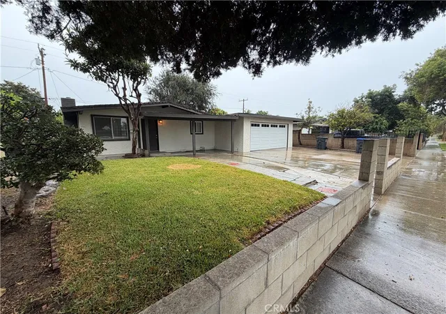Photo 3 of Sale Pending at 1251 Kilson Dr, Santa Ana, CA 92707 | MLS# CV26186718 | Listing updated on 2026-09-17
