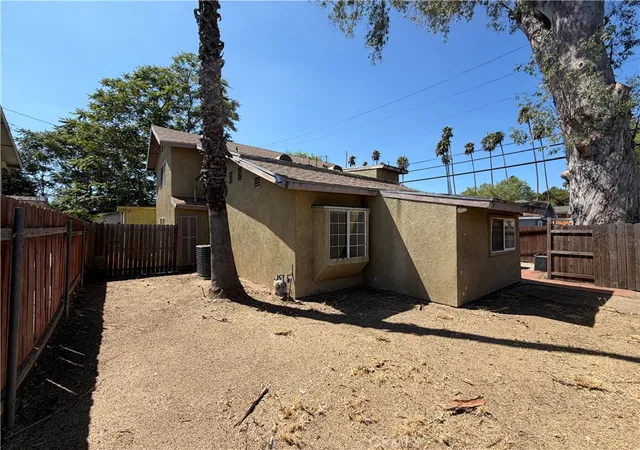 Photo 3 of Single family home for sale at 21514 Cohasset St, Canoga Park, CA 91303 | MLS# CV26186724 | Listing updated on 2026-10-02