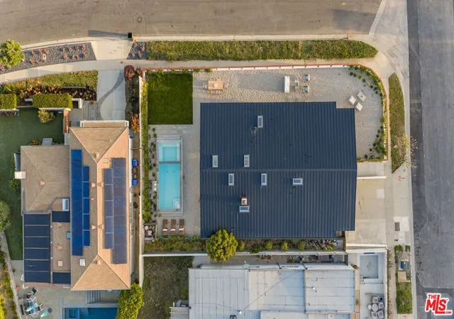 Photo 3 of Single family home for sale at 3748 Seahorn Dr, Malibu, CA 90265 | MLS# 26985239 | Listing updated on 2026-09-16