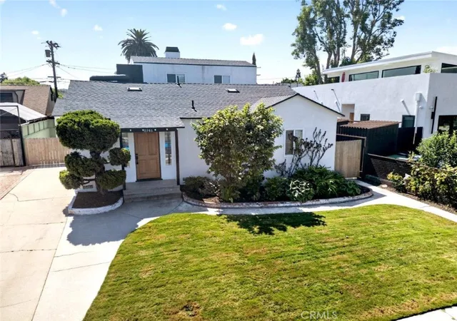 Photo 2 of Single family home for sale at 11946 Aneta St, Culver City, CA 90230 | MLS# SR26196859 | Listing updated on 2026-10-06