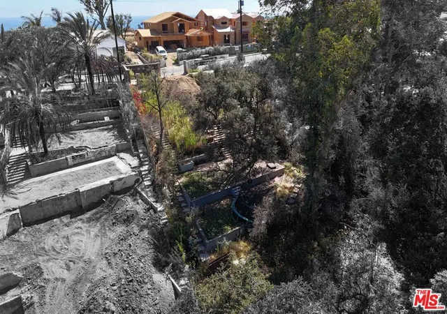 Photo 1 of Land for sale at 16521 Las Casas Pl, Pacific Palisades, CA 90272 | MLS# 26985681 | Listing updated on 2026-10-09