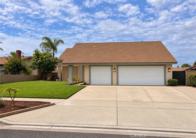 Photo 1 of Sale Pending at 2766 Loyola, Riverside, CA 92503 | MLS# IV26196684 | Listing updated on 2026-10-12