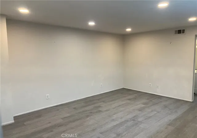 Listing Photo 5 - Condo for sale in building located at 5484 Dobbs St, Los Angeles, CA 90032 - Unit #130
