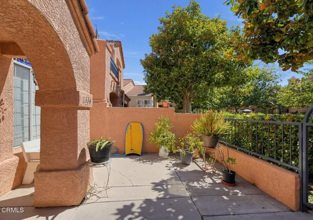 Listing Photo 4 - Condo for sale in building located at 1334 Jamaica Ln, Oxnard, CA 93030