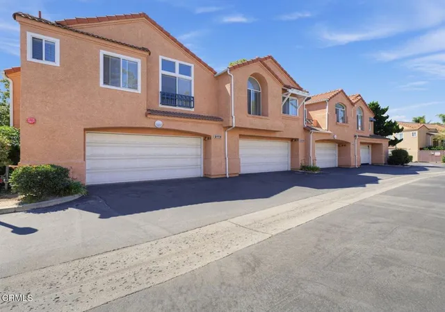 Listing Photo 5 - Condo for sale in building located at 1334 Jamaica Ln, Oxnard, CA 93030