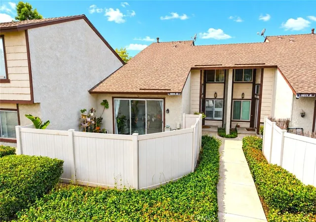 Single family home for sale at 1611 Raintree Pl #D, Corona, CA 92879 | MLS# IG26196949
