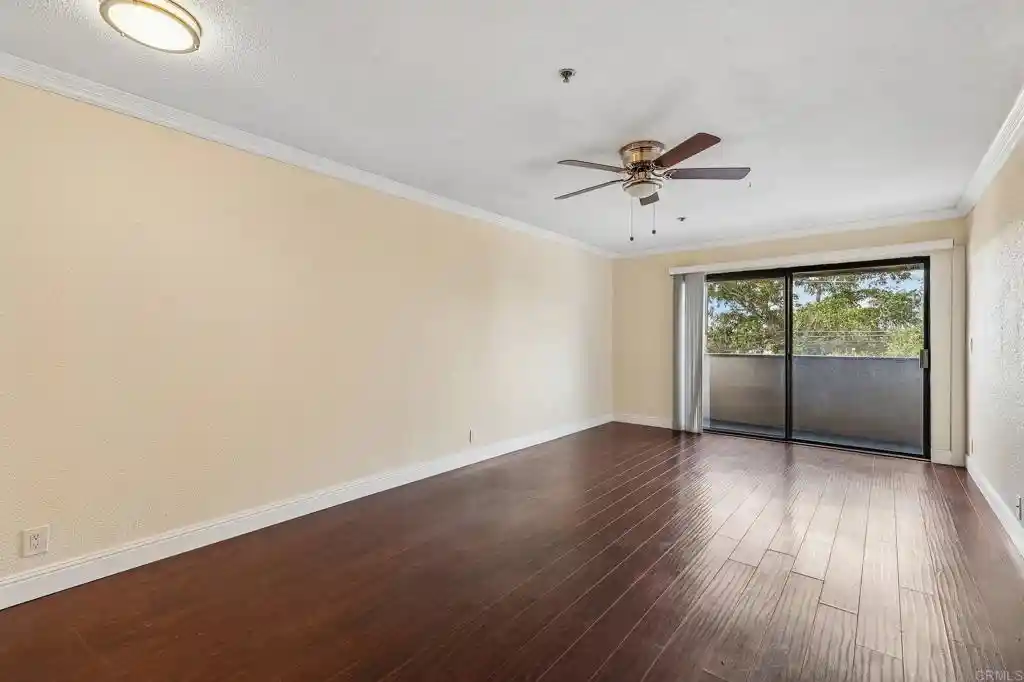Listing Photo 2 - Condo for sale in 4041 Oakcrest Dr located at 4041 Oakcrest Dr, San Diego, CA 92105 - Unit #303