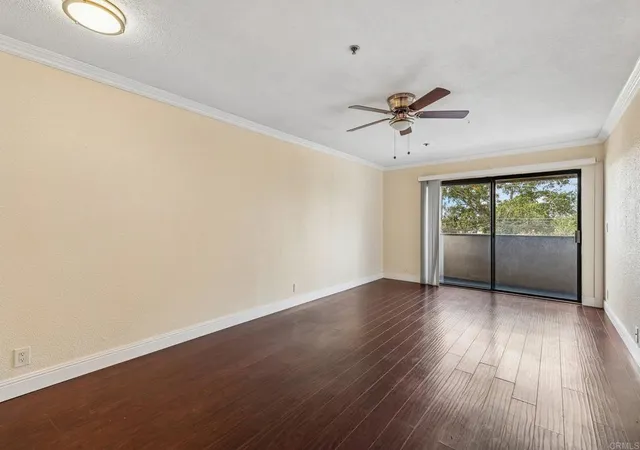 Listing Photo 2 - Condo for sale in building located at 4041 Oakcrest Dr, San Diego, CA 92105 - Unit #303