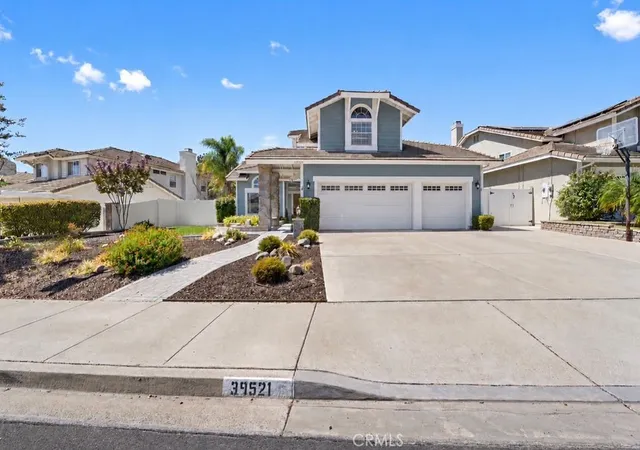 Photo 4 of Single family home for sale at 39521 Via Temprano, Murrieta, CA 92563 | MLS# OC26195815 | Listing updated on 2026-10-06