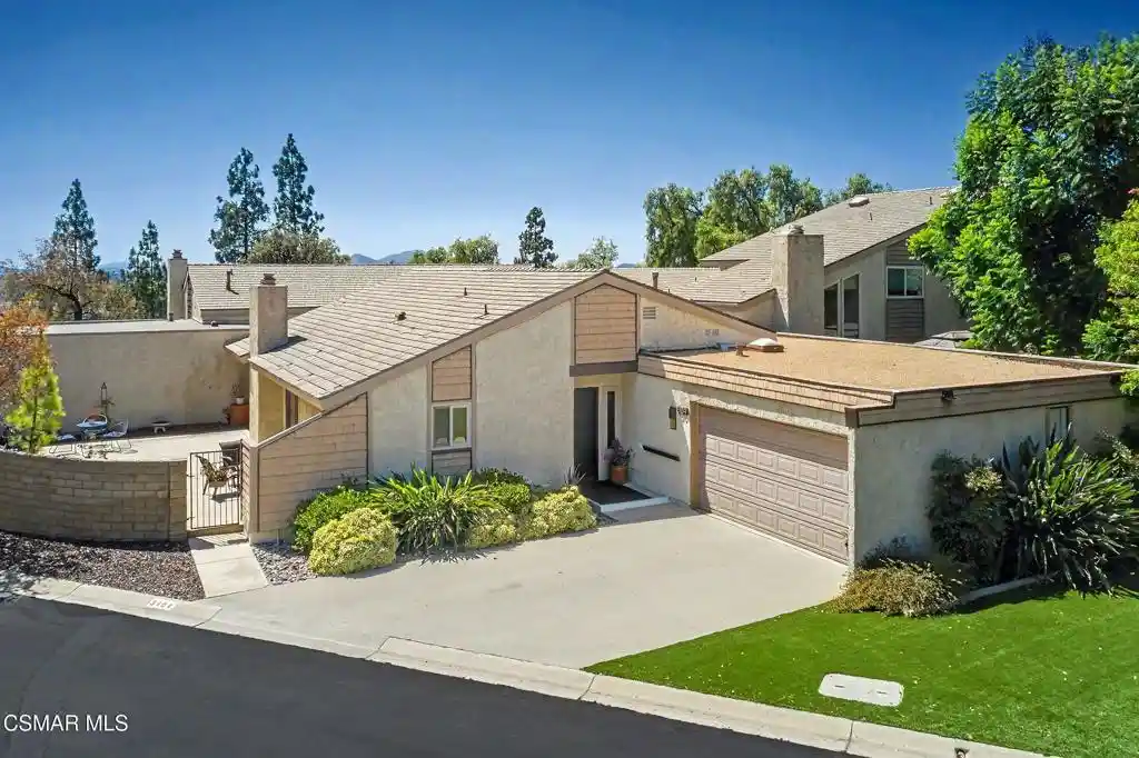 Townhouse for sale at 3104 Saffron Cir, Thousand Oaks, CA 91360 | MLS# 226004285