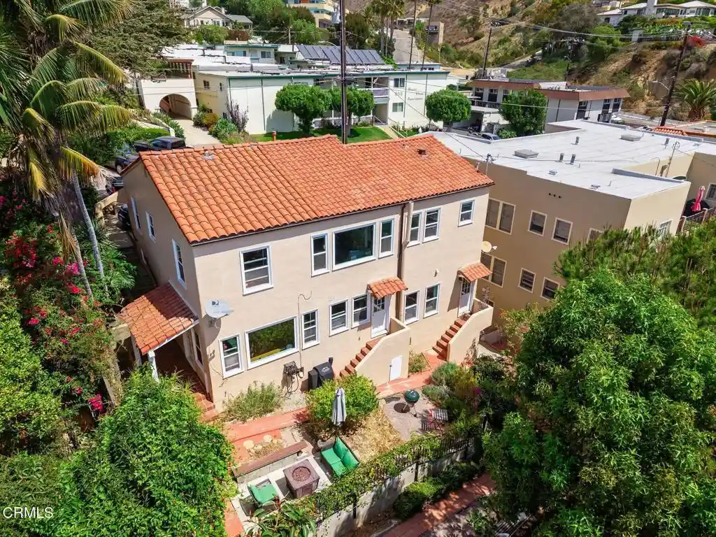 Listing Photo 1 - Condo for sale in 832 Buena Vis St located at 832 Buena Vis St, Ventura, CA 93001 - Unit 832 Buena Vista St
