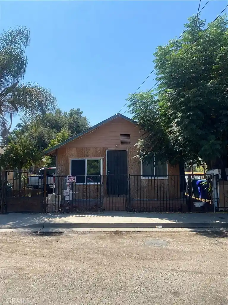 Single family home for sale at 207 W River Ave, Porterville, CA 93257 | MLS# PW26197035