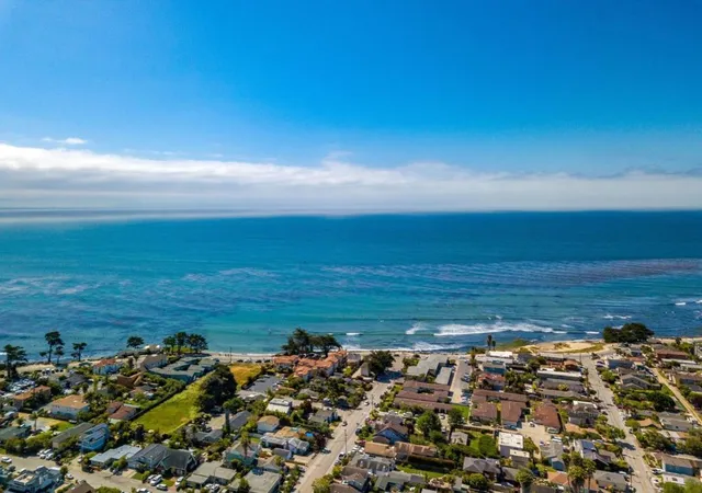 Photo 1 of Manufactured home for sale at 560 30th Avenue #53, Santa Cruz, CA 95062 | MLS# ML82060459 | Listing updated on 2026-09-24