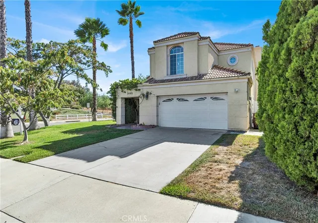 Photo 3 of Sale Pending at 39909 Via Castana, Murrieta, CA 92563 | MLS# SW26197136 | Listing updated on 2026-09-28