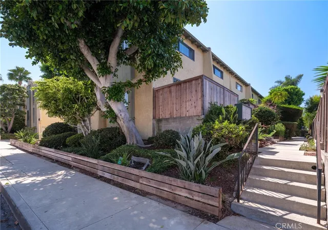 Photo 1 of Townhouse for sale at 2518 Ruhland #A, Redondo Beach, CA 90278 | MLS# SB26197092 | Listing updated on 2026-10-07