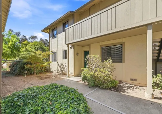 Photo 2 of Condo for sale at 1081 N Abbott Ave, Milpitas, CA 95035 | MLS# ML82057107 | Listing updated on 2026-10-07