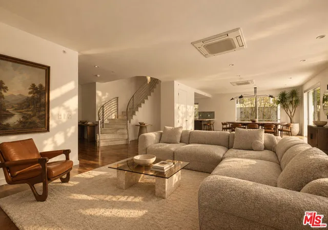 Photo 2 of Condo for sale at 928 N Croft Ave #102, Los Angeles, CA 90069 | MLS# 26985577 | Listing updated on 2026-09-17