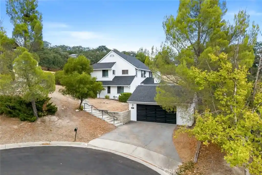 Single family home for sale at 806 Grove St, Paso Robles, CA 93446 | MLS# SC26189209