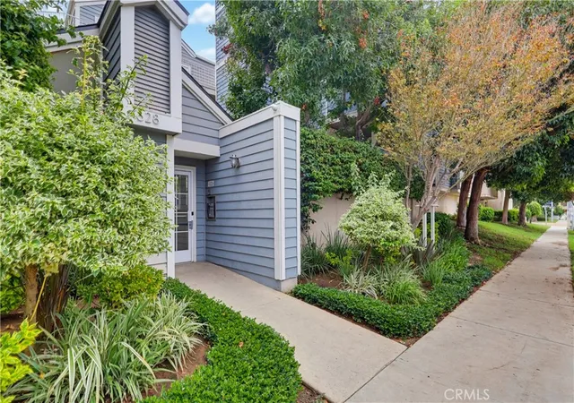 Photo 3 of Condo for sale at 628 Daisy Ave #222, Long Beach, CA 90802 | MLS# DW26196674 | Listing updated on 2026-10-06