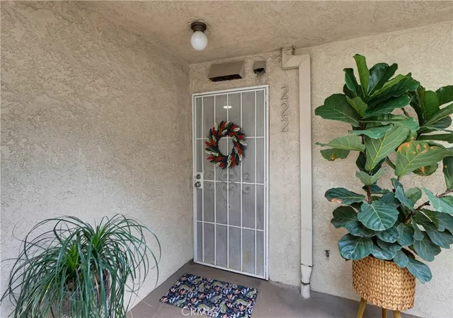 Listing Photo 4 - Condo for sale in building located at 628 Daisy Ave, Long Beach, CA 90802 - Unit #222