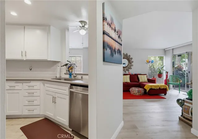 Listing Photo 5 - Condo for sale in building located at 628 Daisy Ave, Long Beach, CA 90802 - Unit #222