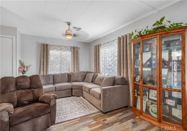 Photo 3 of Manufactured home for sale at 925 S Palm, Hemet, CA 92543 | MLS# TR26197310 | Listing updated on 2026-09-13