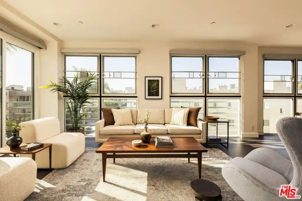 Listing Photo 1 - Condo for sale in 1932 Selby Ave located at 1932 Selby Ave, Los Angeles, CA 90025 - Unit #401