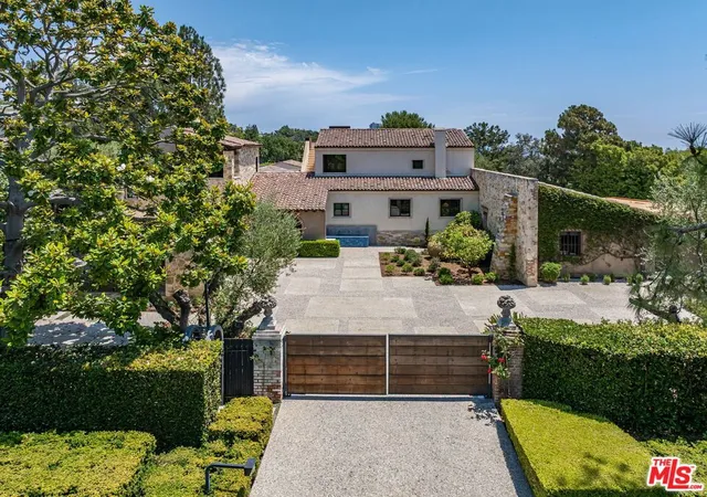 Photo 1 of Mansion for sale at 976 N Alpine Dr, Beverly Hills, CA 90210 | MLS# 26985621 | Listing updated on 2026-09-17