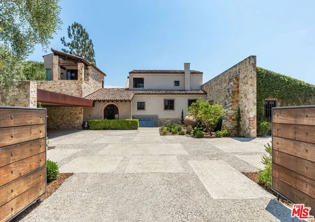 Photo 2 of Mansion for sale at 976 N Alpine Dr, Beverly Hills, CA 90210 | MLS# 26985621 | Listing updated on 2026-09-17