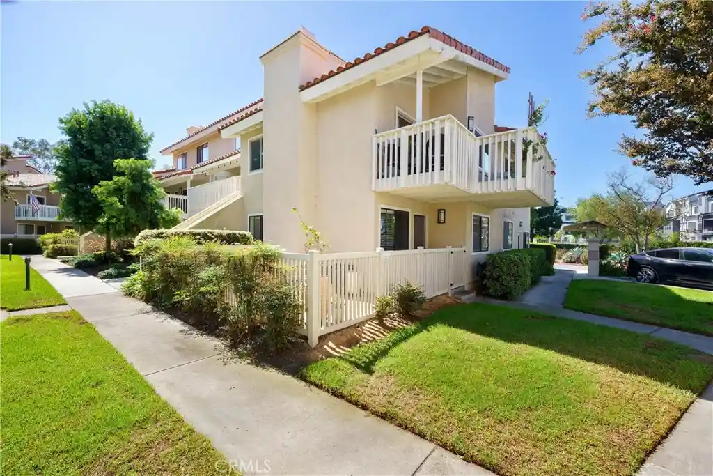Condo for sale at 19072 Oceanport, Huntington Beach, CA 92648 | MLS# OC26197378