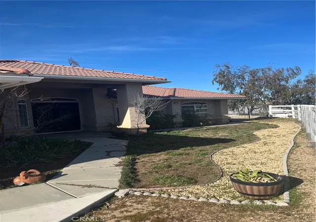 Single family home for sale at 6750 Oak Hl Rd, Oak Hills, CA 92344 | MLS# IG26197390