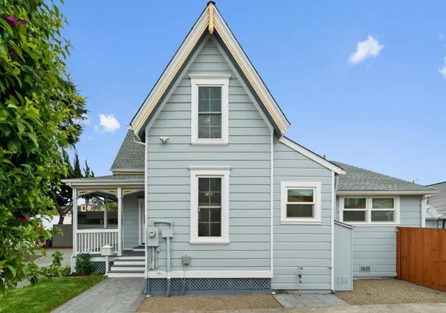 Photo 3 of Single family home for sale at 922 Mission St, Santa Cruz, CA 95060 | MLS# ML82060528 | Listing updated on 2026-10-12