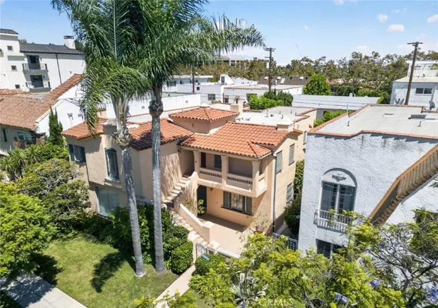 Photo 4 of House for sale at 138 N La Peer Dr, Beverly Hills, CA 90211 | MLS# SR26182571 | Listing updated on 2026-09-13